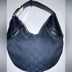 AUTHENTICATED GUCCI GG Small Hobo Half Moon Black Canvas and Leather Trim Bag